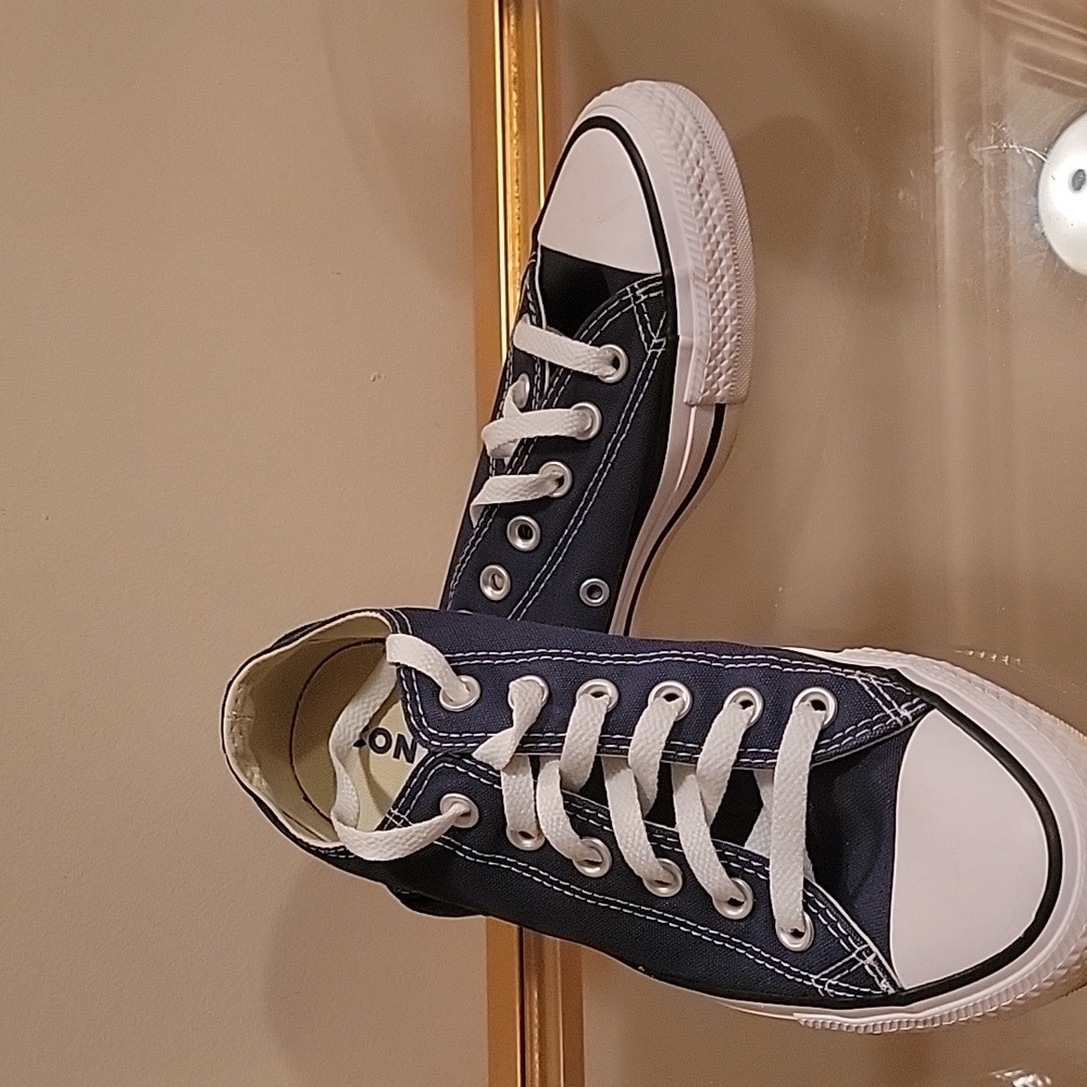 Navy blue converse shoe